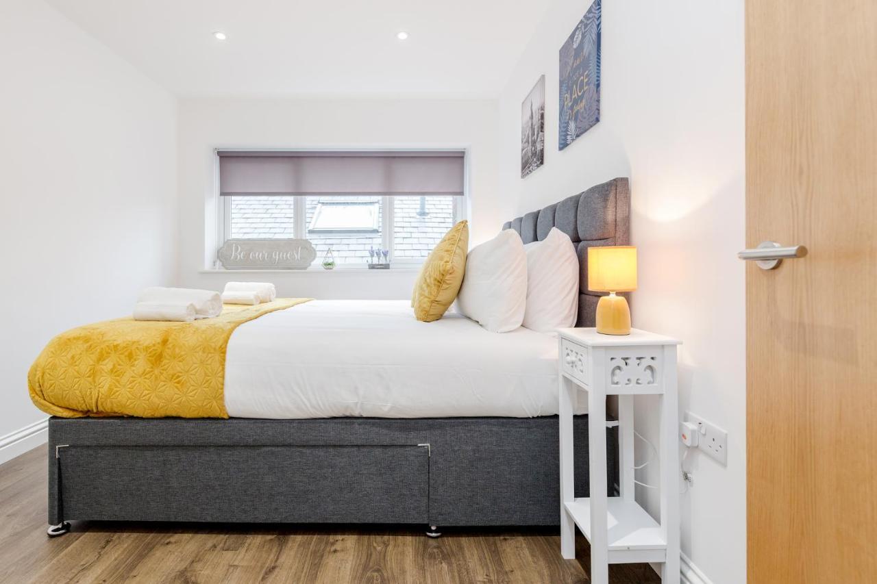 Watford Town Centre, Serviced One Bed Flat With Choice Of King Or Twin Beds, Sleeps Up To 4 Sharing, Free Wifi And Free Movies Londres Extérieur photo
