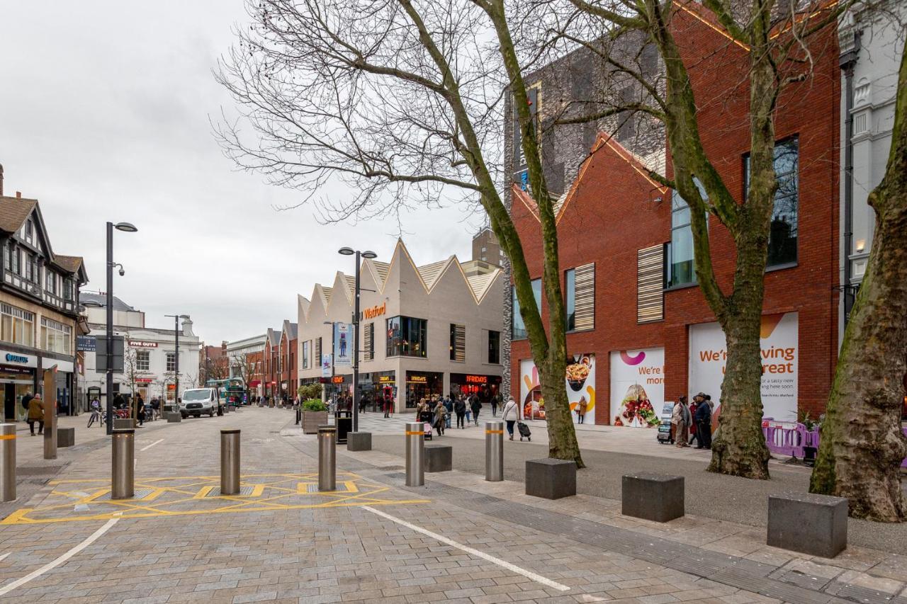 Watford Town Centre, Serviced One Bed Flat With Choice Of King Or Twin Beds, Sleeps Up To 4 Sharing, Free Wifi And Free Movies Londres Extérieur photo
